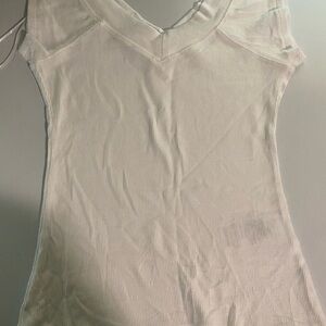 BDG Women's V-Neck Ribbed Tee - Light Pink